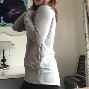 Lolë pull over. Size M